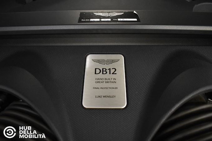 ASTON MARTIN DB12 V8 Volante